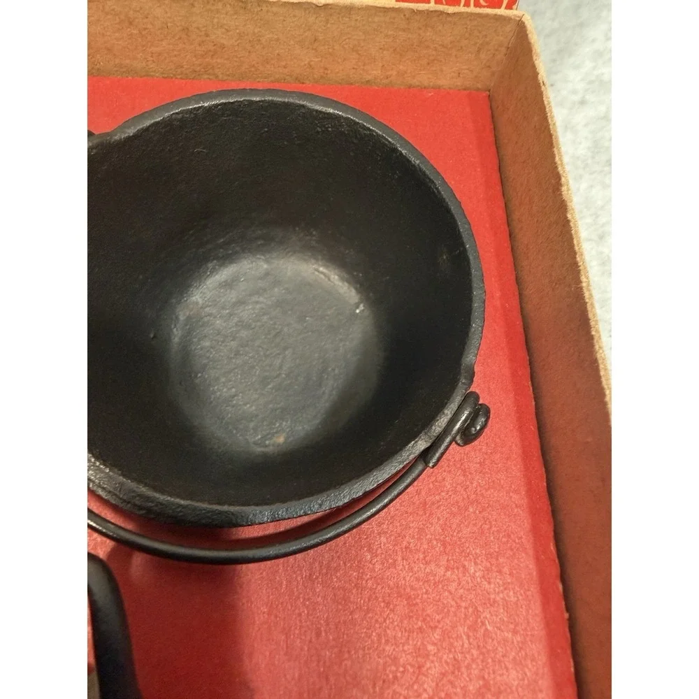 VTG Greycraft Miniature Cast Iron Pots & Pans Set w Box Dollhouse Toy Cookware